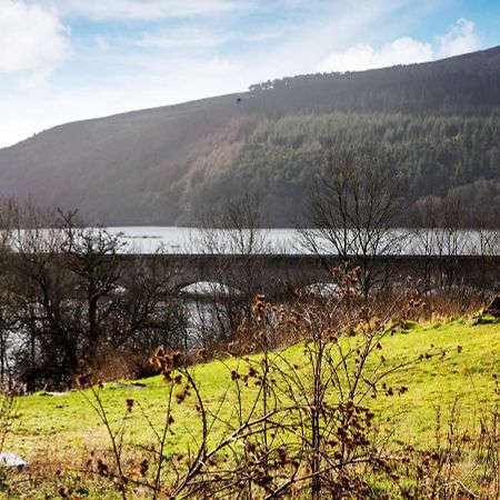 Oyo Ladybower Inn Bamford Exterior photo