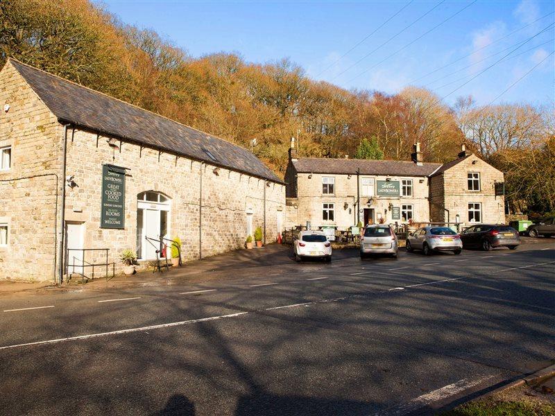 Oyo Ladybower Inn Bamford Exterior photo