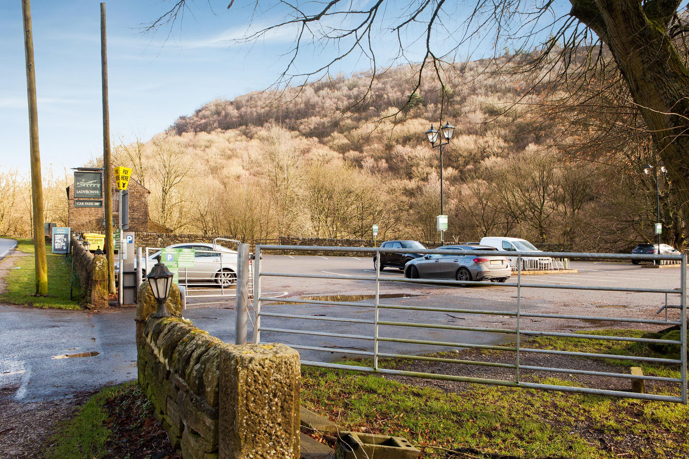 Oyo Ladybower Inn Bamford Exterior photo